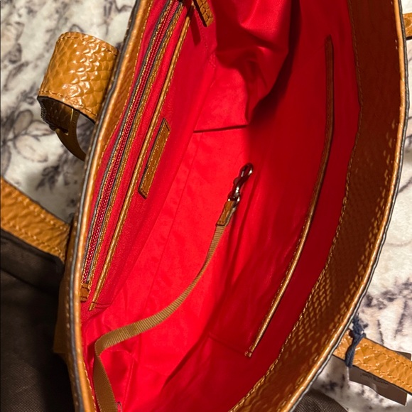 Dooney bourke purse New whit tag never used - Picture 4 of 4